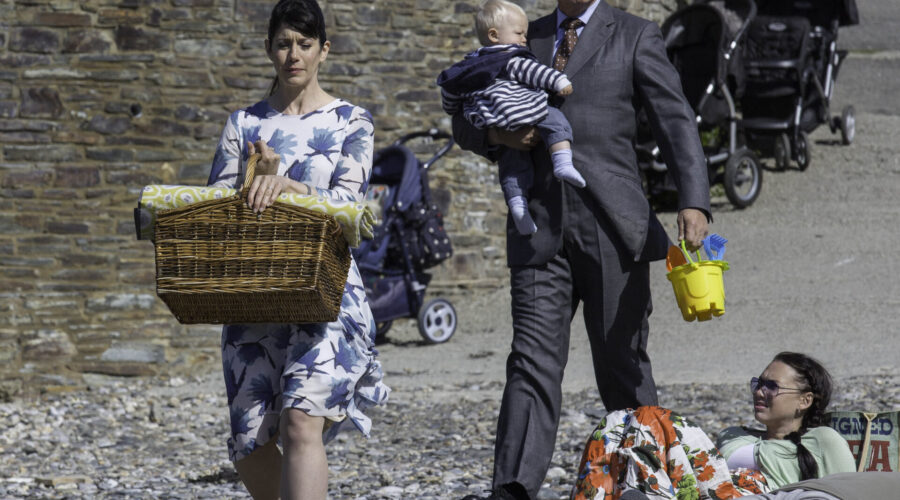 Doc-Martin_Series-7-on-Acorn-TV_Caroline-Catz-as-Louisa-Martin-Clunes-as-Doc-Martin__2.jpg